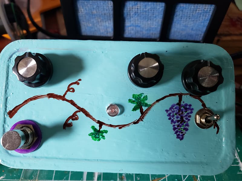 Handmade "Grapevine Tremolo" modulation pedal image 1