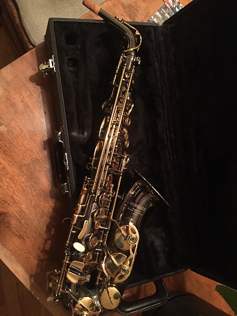 Monique saxophone clearance