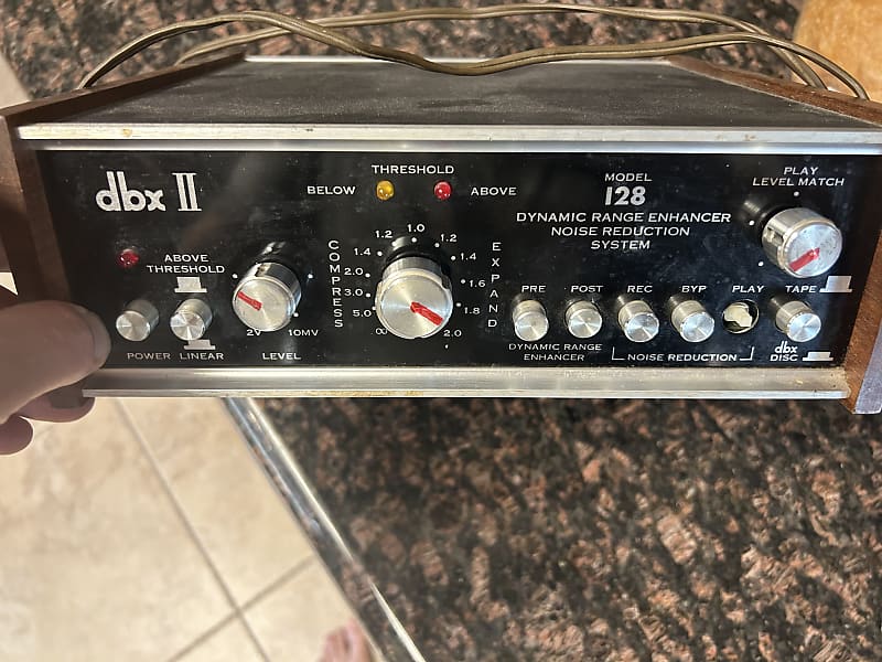 dbx 128 Dynamic Range Enhancer / Noise Reduction System | Reverb