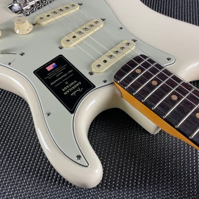 Fender American Vintage II 1961 Stratocaster, Rosewood Fingerboard- Olympic White (V2318950) image 5