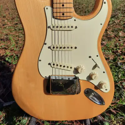 Hondo Strat Lawsuit Top Loader 70s Hardtail Electric Guitar image 3