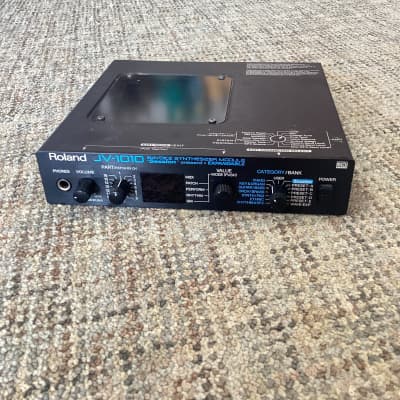 Roland JV-1010 64-Voice Synthesizer Module 1999 - 2003 - Black