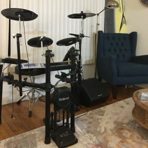 Roland TD-11 V Drumset with  top thorne, DW kick pedal, and Samson Amp image 6
