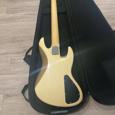 Valenti VMJ5 String Left Handed Bass image 6