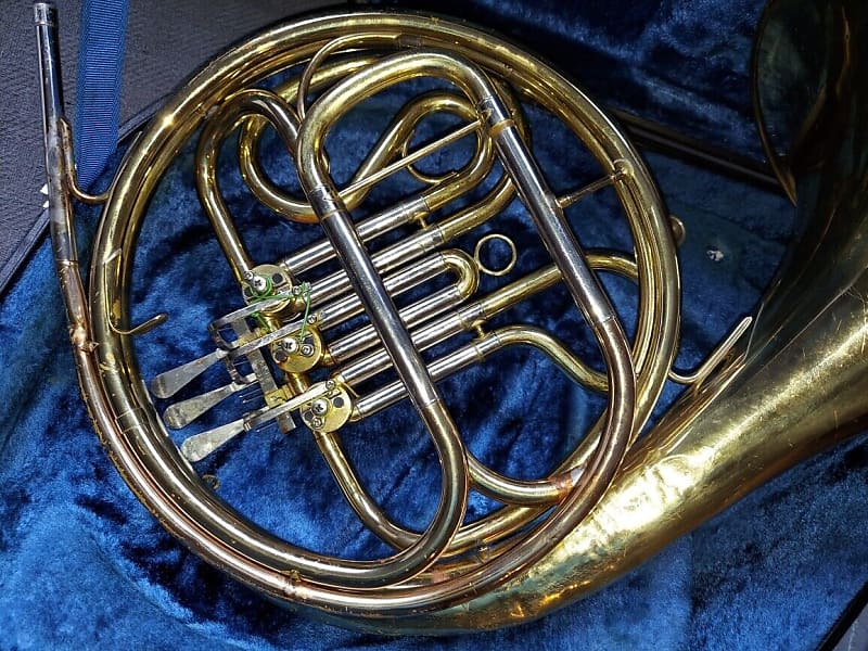 Yamaha YHR-313 Single French Horn with Yamaha case and MP
