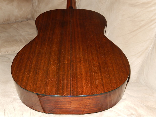 MORRIS M-15 CLASSICAL GUITAR 1970