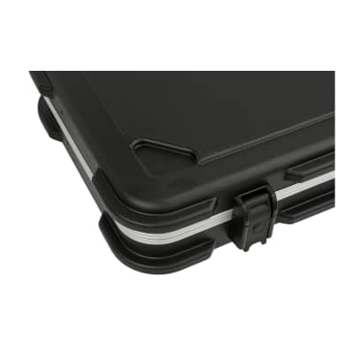 Jackson Heavy Duty, Molded Plastic and Secure Multi-Fit Molded Case for Dinky and Soloist Guitars with Heavy-Duty Aluminum Channeling and TSA Locking Latches (Black) image 6