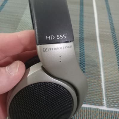 Sennheiser HD-555 Over Ear Headphones image 6