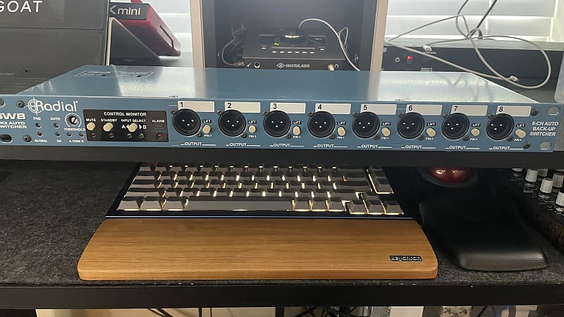 Radial SW8 Mk2 Auto Switcher | Reverb