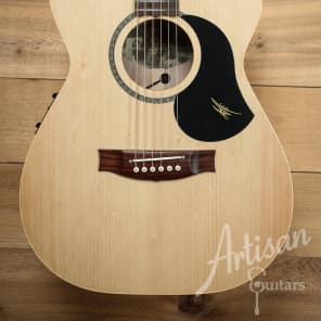 Maton EBG808CL Performer Series Bunya and Queensland Maple