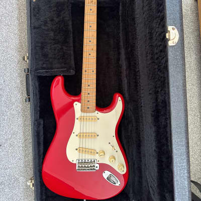 Squier MIJ Standard Stratocaster with Maple Fretboard 1984 - 1988 - Torino Red image 6