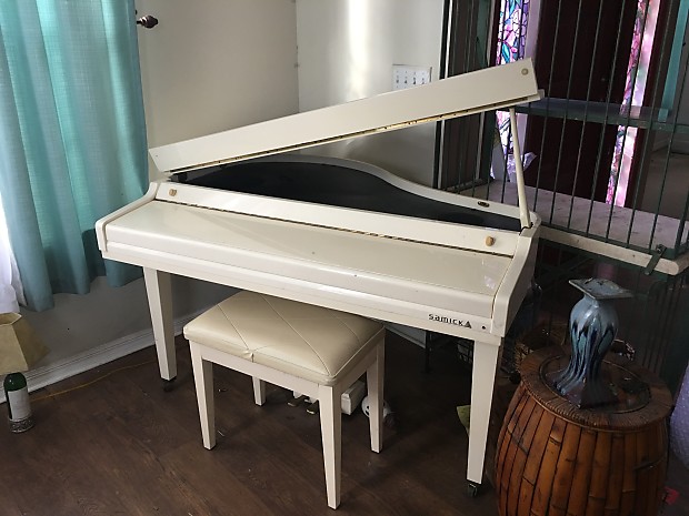 Samick electric baby grand piano clearance