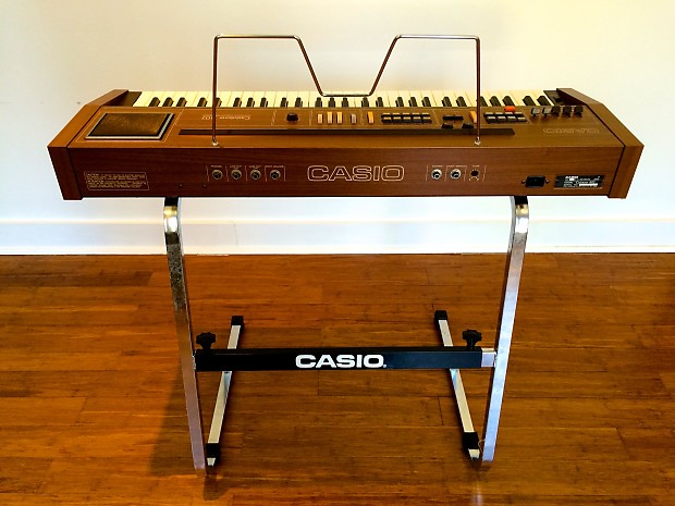 1981 Casio Casiotone 601 With Original Casio Case and Stand