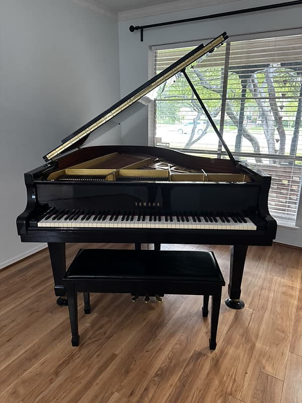 Yamaha G3PE 1986 - Polished Ebony - 6'1" – Excellent Condition image 1