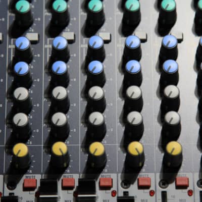 Soundcraft GB2R 16-Channel Rackmount Mixer image 2