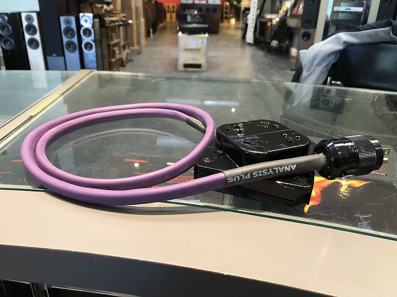 Analysis Plus Power Oval 10 + Power Distributor (4 Plugs)  			