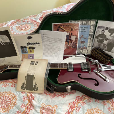 Martin GT-75 1966 Electric guitar! 1966 - Burgandy image 4