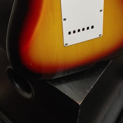 Austin Guitars AST 100 2019 Sunburst
New Soft Case N Cable Included
2 Left Handed N 1 Eighty
Left image 5