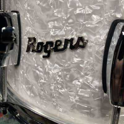 Rogers - 14x6.5" Dyna-Sonic Bread and Butter Lug Snare Drum, Reissue 2010's - White Marine Pearl image 9