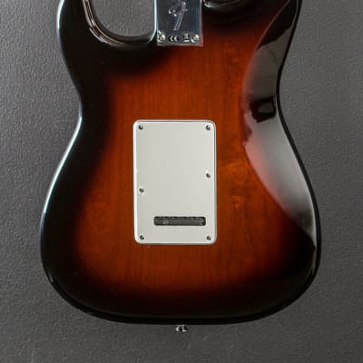 Fender Player Stratocaster - 3 Color Sunburst w/Pau Ferro image 4