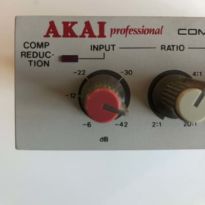 Akai EX70C (Compressor / Gate) | Reverb