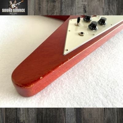 Gibson USA Flying V Faded, Worn Cherry, 2004, Hard Case image 6