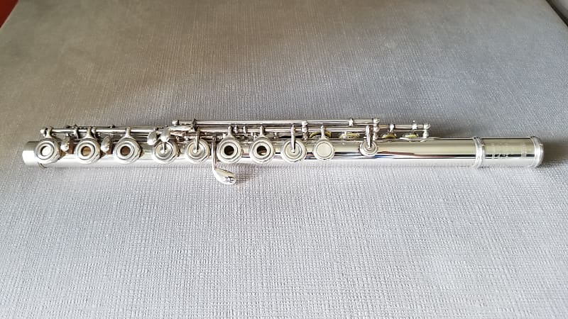Flute Yamaha YFL 684 │ Excellent Condition │ Sterling Flute Yamaha YFL 684 │ Excellent Condition │ Sterling