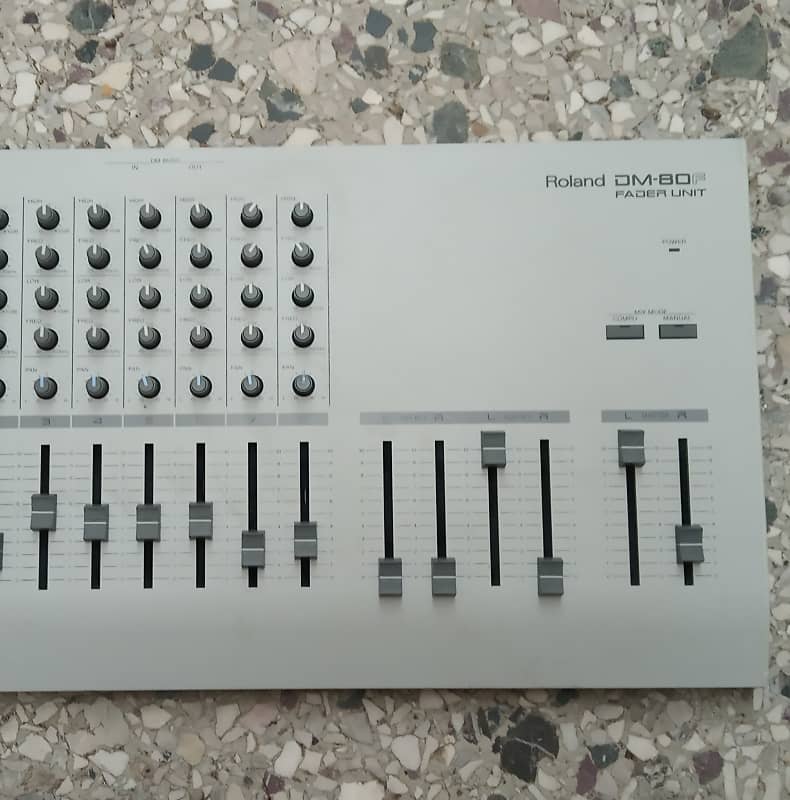 Roland Fader Unit DM80F Reverb