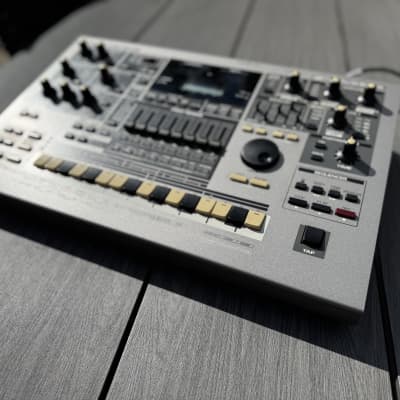 Roland MC-505 Groovebox 1998 - 2002 - Gray
