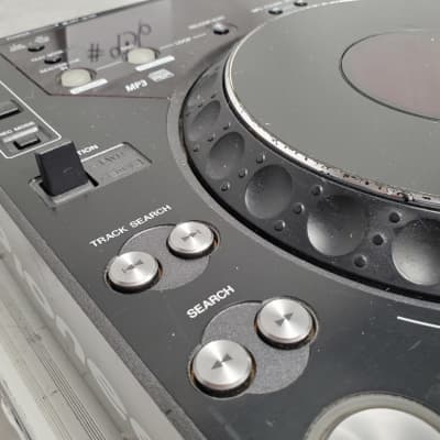 Pioneer CDJ-1000MK3 CD/MP3 Player With Road Case Bundle #956 Heavily Used, Working Condition image 8