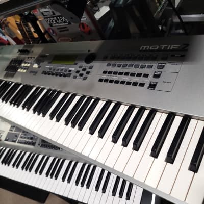 Yamaha Motif 7 Production Synthesizer - Local Pickup Only