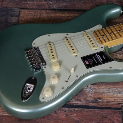 Fender American Professional II Stratocaster with Maple Fretboard & Fender Deluxe Molded Case plus all case candy 2023 Model in Mystic Surf Green image 6