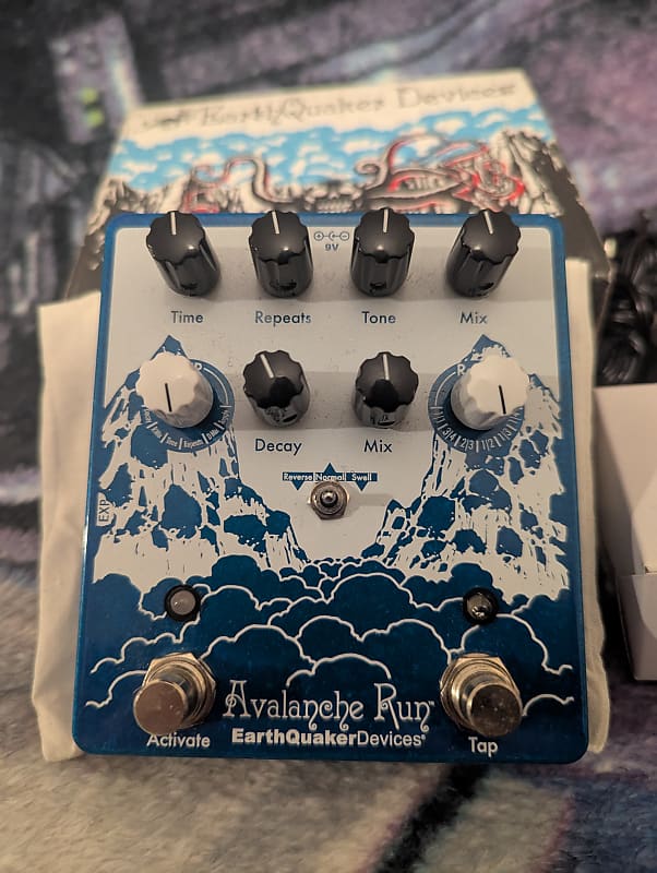 EarthQuaker Devices Avalanche Run Stereo Reverb & Delay with Tap Tempo V2