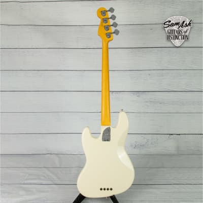 Fender American Professional II Jazz Bass Fretless Bass Guitar (Olymic White, Rosewood Fretboard) image 4