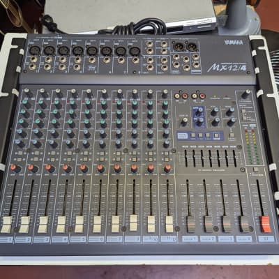 Yamaha MM1402 14 Channel Mixer | Reverb