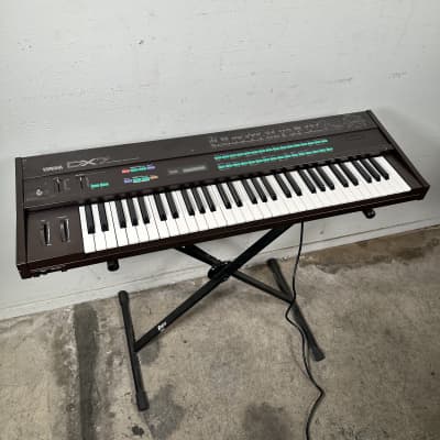 Yamaha DX7 Digital Programmable Algorithm Synthesizer Keyboard