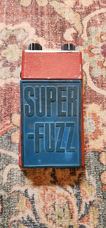 Univox Super Fuzz | Reverb