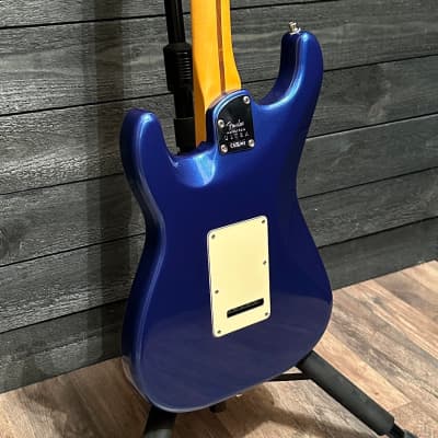 Fender American Ultra Stratocaster USA Cobalt Blue Electric Guitar image 4