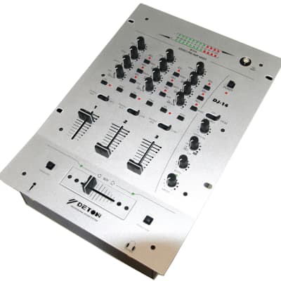 Vestax VMC-004FXu Four Channel Mixing Controller W/ Effects