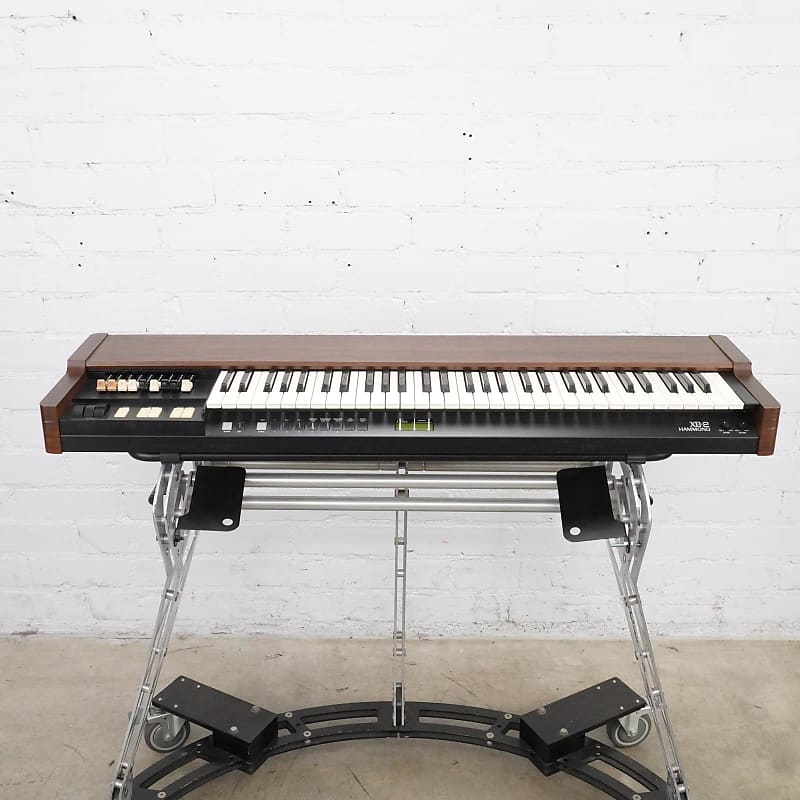 鍵盤楽器 Hammond XB-2 version2 Hammond XB-2 Keyboard | Chicago Pawners & Jewelers