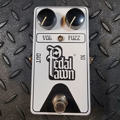 Pedal Pawn FUZZ 中古 Amazon.co.jp: Pedal Pawn LTD EDITION FUZZ w/NOS Telefunken