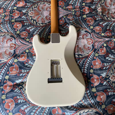 Edwards E-SE-87R/LT VW Stratocaster 2003-2007 Vintage White