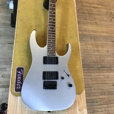 Ibanez Gio N427 (付属品付き) Ibanez Gio N427 (付属品付き) Ibanez