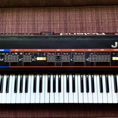 Roland Juno-60 61-Key Polyphonic Synthesizer w/ JSQ-60 and MD-8. Incl. orig. patch cassette and more