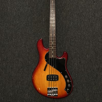 FENDER DIMENSION BASS IV (Mexican, 2004-2007) bass guitars