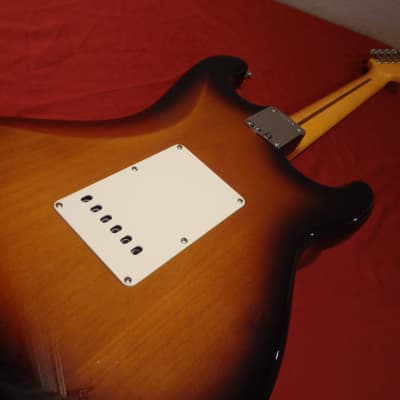 Fender American Vintage '57 Reissue Left Handed Stratocaster 2012 Sunburst image 4