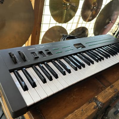 Yamaha DX21 Programmable Algorithm Synthesizer 1985 - Black