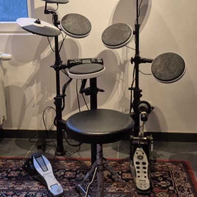 Roland V-drums portable TD-4KP Around 2010 - Black 'n White image 4