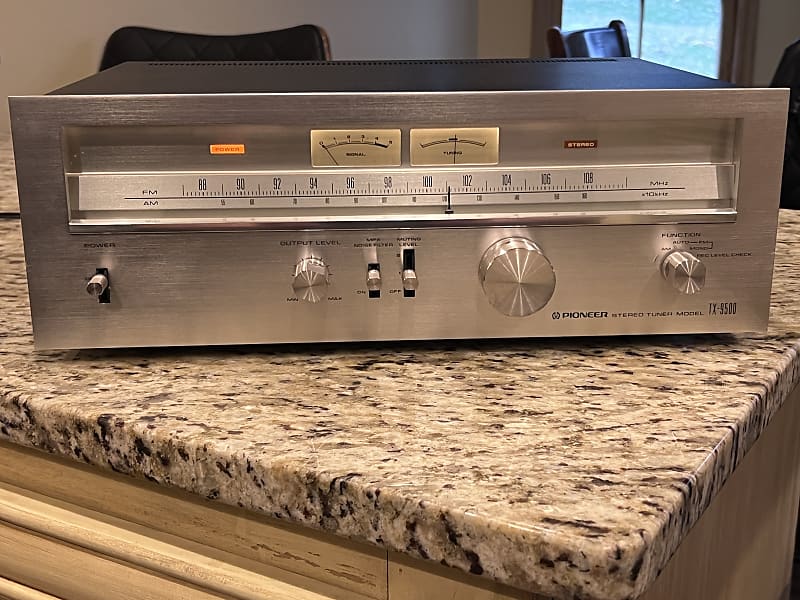 Pioneer TX-9500 AM/FM Stereo Analog Tuner 1974 Silverface (Serviced)  			