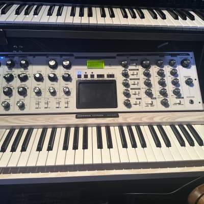 Moog Minimoog Voyager Performer Edition 44-Key Monophonic Synthesizer 2002 - 2015 - White Cabinet